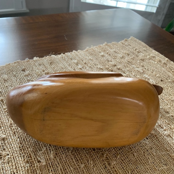 Hand carved wood duck - Picture 7 of 10